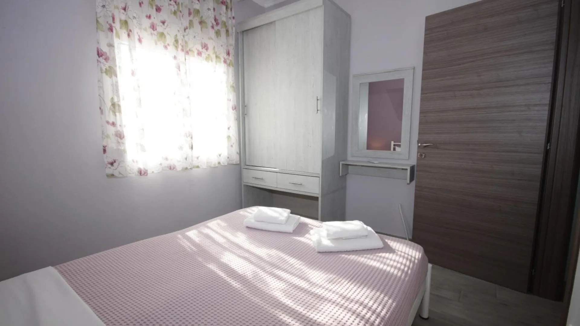 Zephyros Family Apartments 2 Ormos Panagias